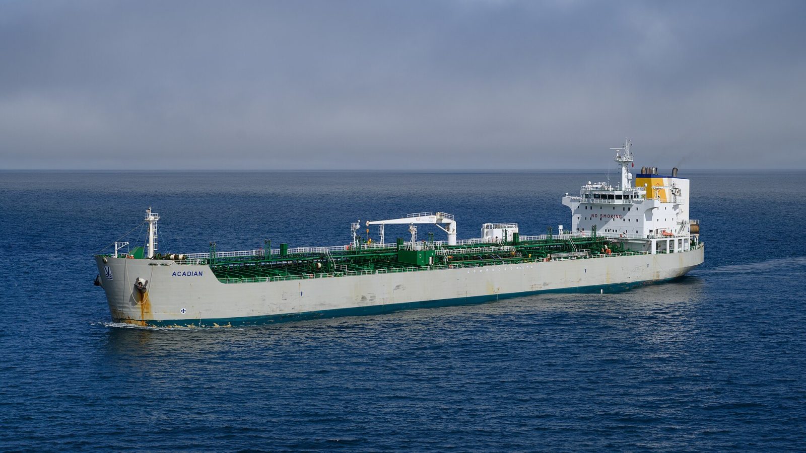 Aramco recorta el precio de su crudo para Asia a mínimos de seis años y la OPEP+ congela producción