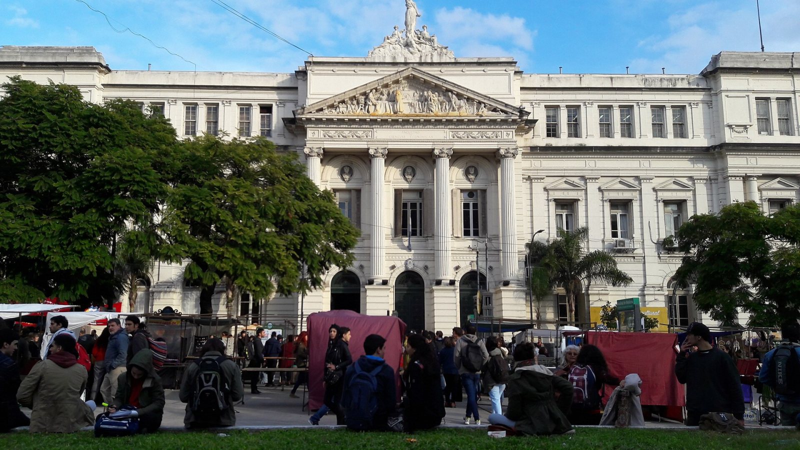 Fachada de la Universidad de Buenos Aires