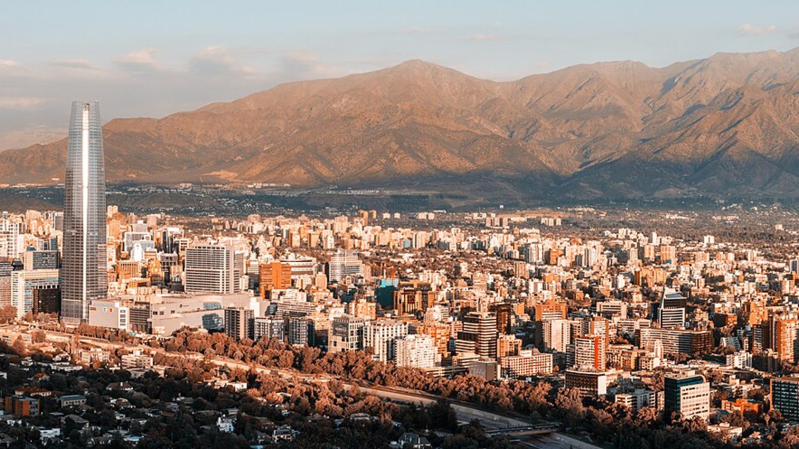 Gráfico: la economía de Chile cayó 0.7% en agosto