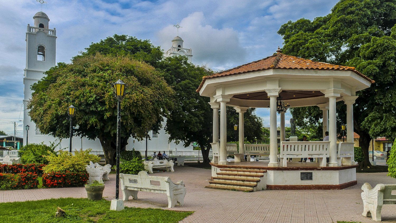 Plaza y catedral de San Juan Bautista en Penonomé, Panamá, en una imagen de archivo