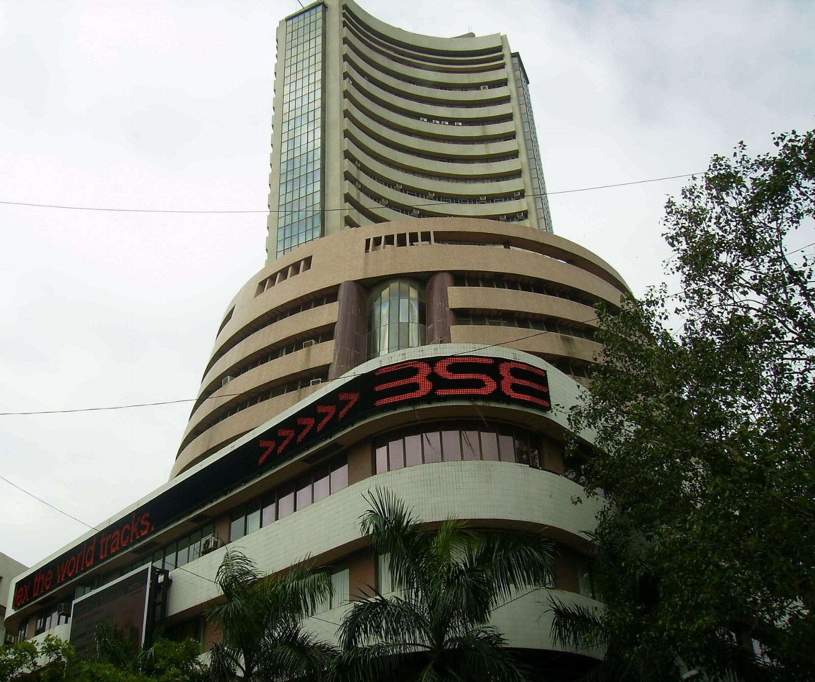 Edificio de la Bolsa de Bombay, en Mumbai, India