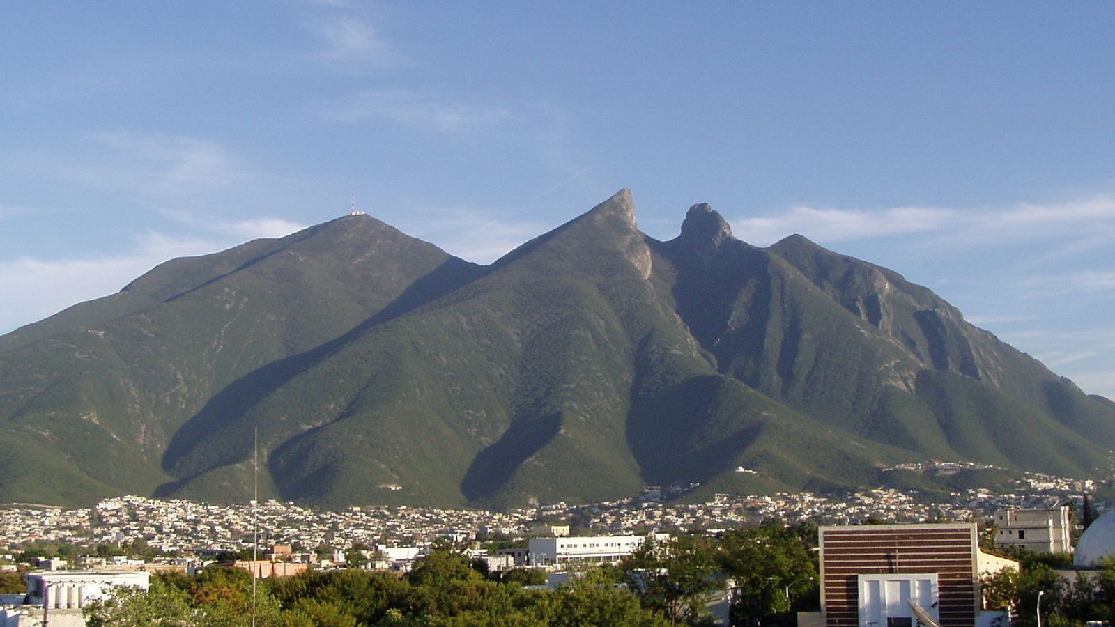 Caintra lleva la educación dual a 780 estudiantes en Nuevo León ante faltante de 41 mil técnicos